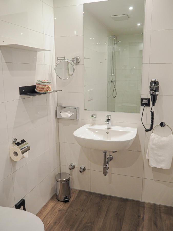 Tante Alma'S Muelheimer Hotel Mülheim an der Ruhr Kültér fotó